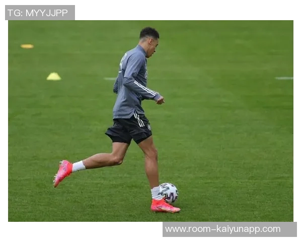 穆西亚拉冬歇期积极加练预计本月下旬重返赛场展现实力