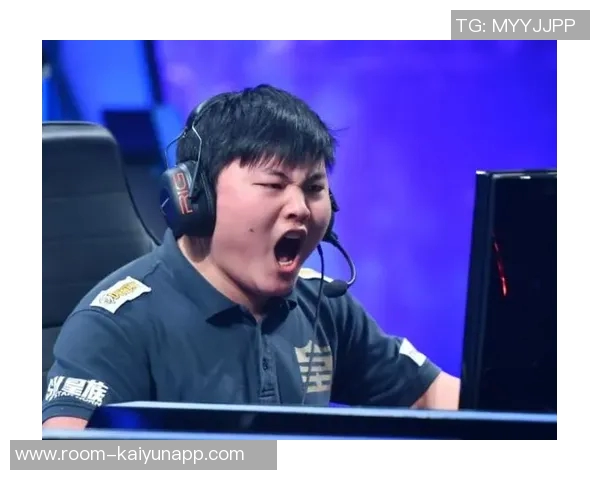 张佳玮分析卢教练全锋阵策略如何在勇士对决中逆转局势