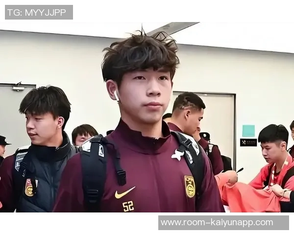 董方卓建议王钰栋尽早留洋发展国内待久虽赚多但前途受限 董方卓建议王钰栋尽早留洋发展国内待久虽赚多但前途受限