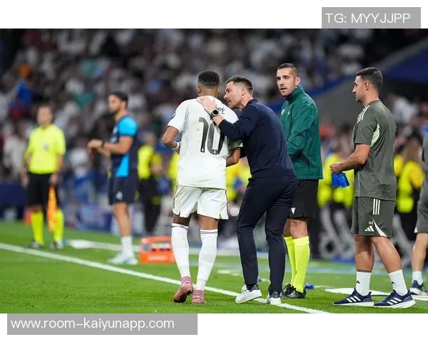 姆巴佩因带伤出战国王杯加重伤情触球动作或受影响 姆巴佩因带伤出战国王杯加重伤情触球动作或受影响