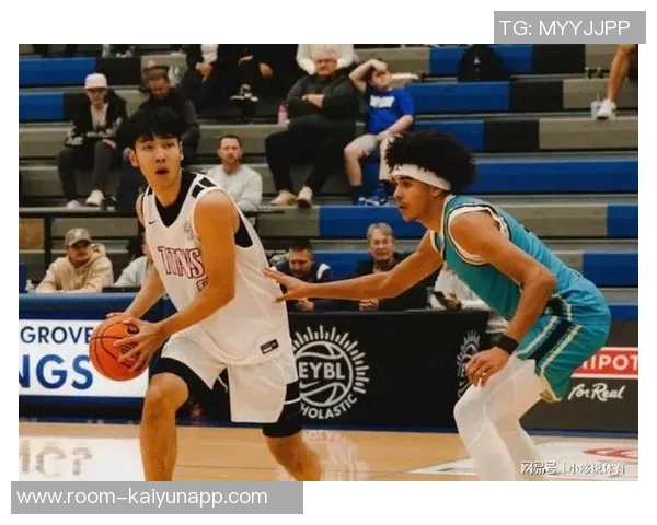 张博源获12个NCAAD1学校Offer今日访问伊利诺伊大学展现潜力与希望 张博源获12个NCAAD1学校Offer今日访问伊利诺伊大学展现潜力与希望